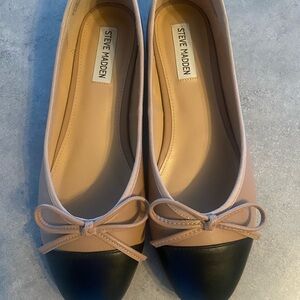 Steve Madden Women's Black and Cream Bow Flats